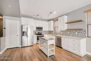 Photo #4: 6953588 Listing