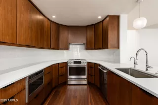 Photo #1: 6953681 Listing 