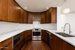 Photo #4: 6953681 Listing 