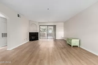 Photo #4: 6953719 Listing