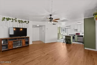 Photo #4: 6953809 Listing 