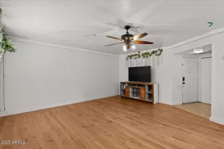 Photo #6: 6953809 Listing 