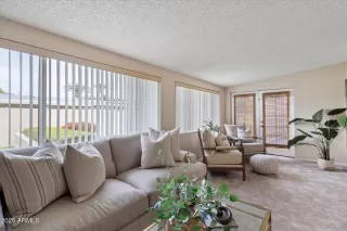 Photo #5: 6953872 Listing 