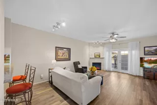 Photo #6: 6953935 Listing 