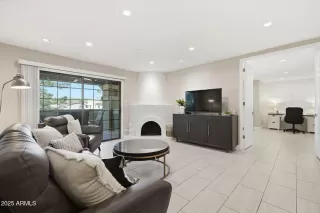 Photo #5: 6953981 Listing 