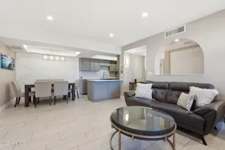 Photo #6: 6953981 Listing 