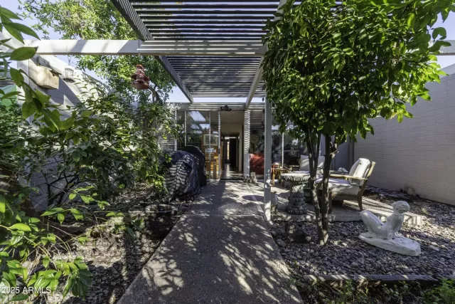 MLS: 6954119 Condo For Sale