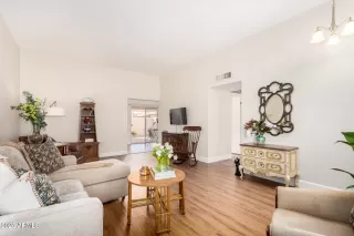 Photo #5: 6954152 Listing 