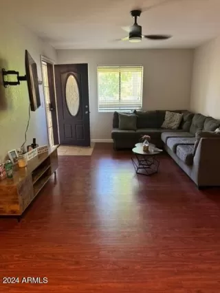 Photo #4: 6954200 Listing