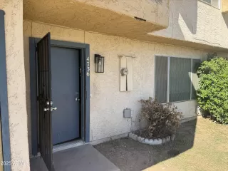 More Details about MLS # 6954343 : 4736 W ROSE LANE