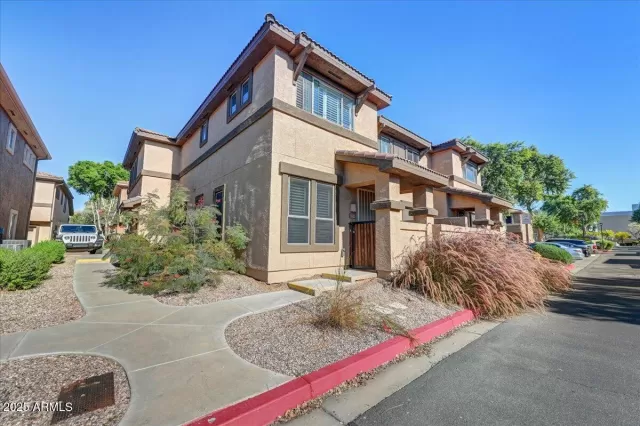 MLS: 6954367 Condo For Sale