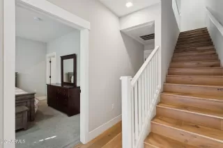 Photo #3: 6954434 Listing