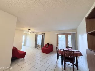 Photo #5: 6954506 Listing