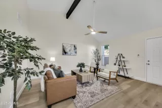 Photo #4: 6954669 Listing 