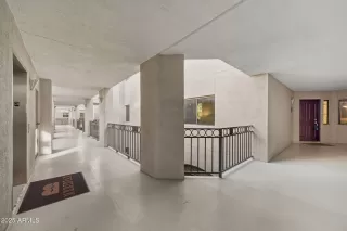 Photo #4: 6954706 Listing