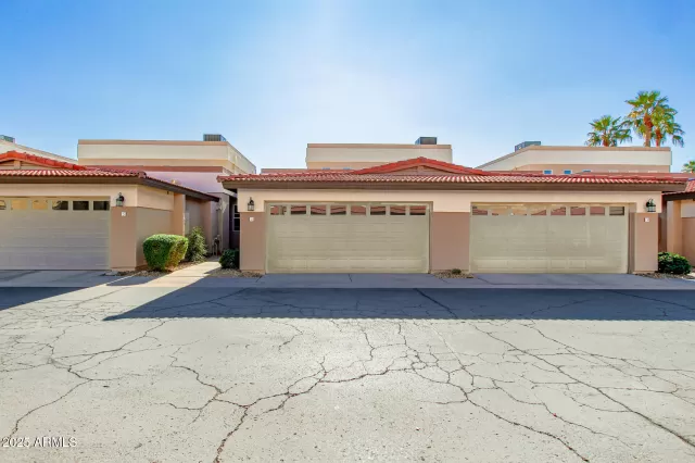 MLS: 6954713 Condo For Sale