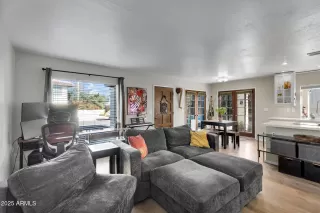 Photo #2: 6954841 Listing 