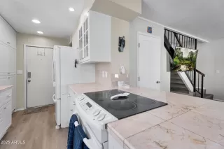 Photo #5: 6954841 Listing 