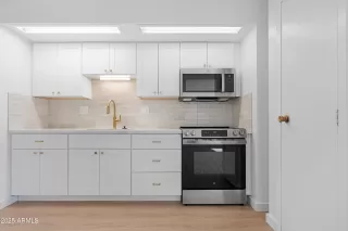 Photo #3: 6954911 Listing 