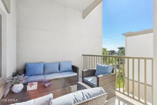 Photo #6: 6954920 Listing 