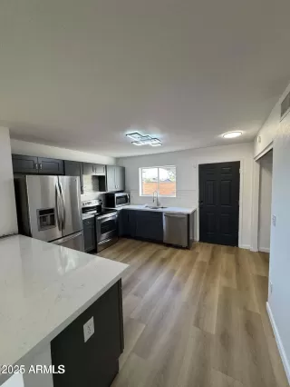 Photo #3: 6954921 Listing 