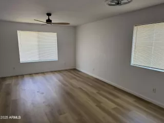 Photo #6: 6954921 Listing 