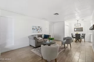 Photo #5: 6954938 Listing