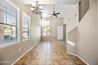 Photo #5: 6954965 Listing