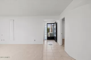 Photo #2: 6955139 Listing