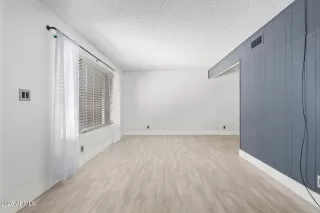 Photo #5: 6955278 Listing