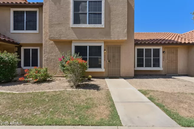 MLS: 6955287 Condo For Sale