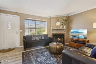 Photo #5: 6955287 Listing