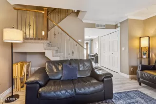 Photo #6: 6955287 Listing