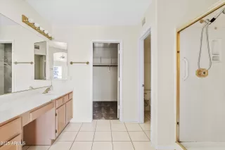 Photo #5: 6955361 Listing