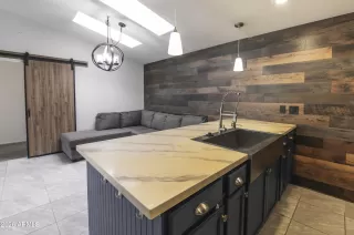 Photo #5: 6955672 Listing 