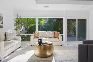 Photo #4: 6955704 Listing