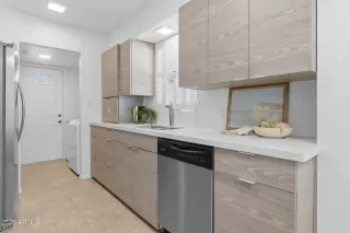 Photo #6: 6955704 Listing