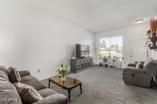 Photo #6: 6955839 Listing 