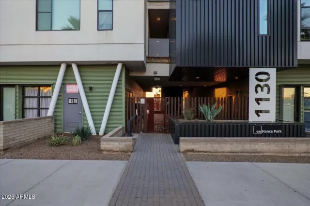 MLS: 6955901 Condo For Sale