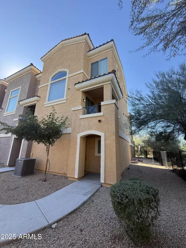 MLS: 6955904 Condo For Sale