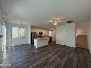 Photo #4: 6955904 Listing