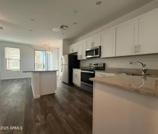 Photo #5: 6955904 Listing