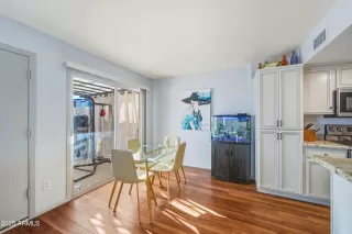 Photo #4: 6955961 Listing 