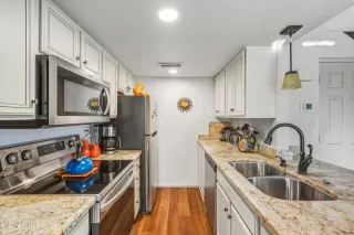 Photo #6: 6955961 Listing 