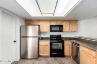 Photo #4: 6956031 Listing