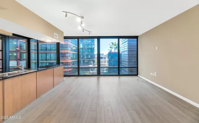 MLS: 6956040 Condo For Sale