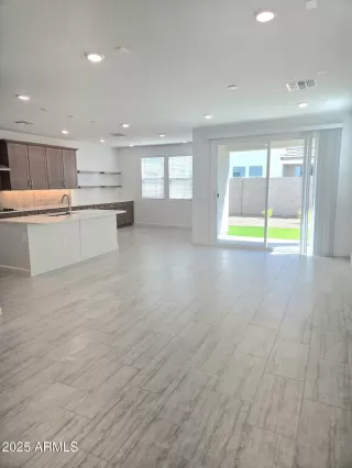 Photo #4: 6956057 Listing 