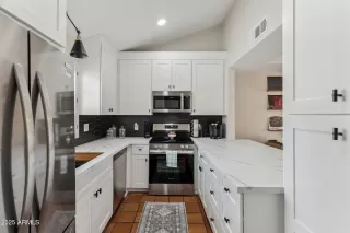 Photo #1: 6956101 Listing 