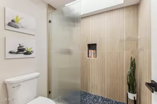 Photo #2: 6956101 Listing 