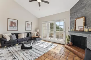 Photo #5: 6956101 Listing 